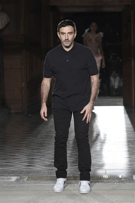 riccardo tisci abbandona givenchy